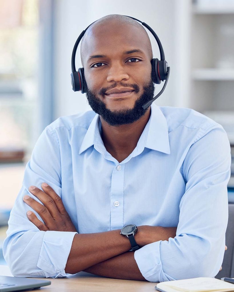 The expert on customer service 53CX74Q.jpg